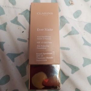 clarins ever matte sp15 oil free foundation